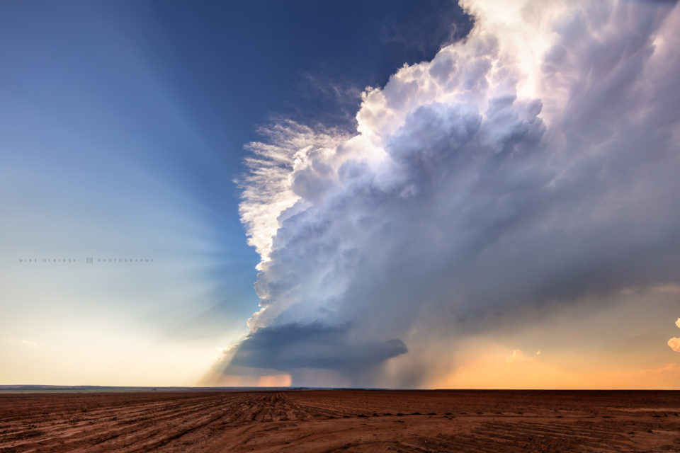 An isolated supercell south of Paducah, Texas, explodes upwards in an eruption of cumulus.